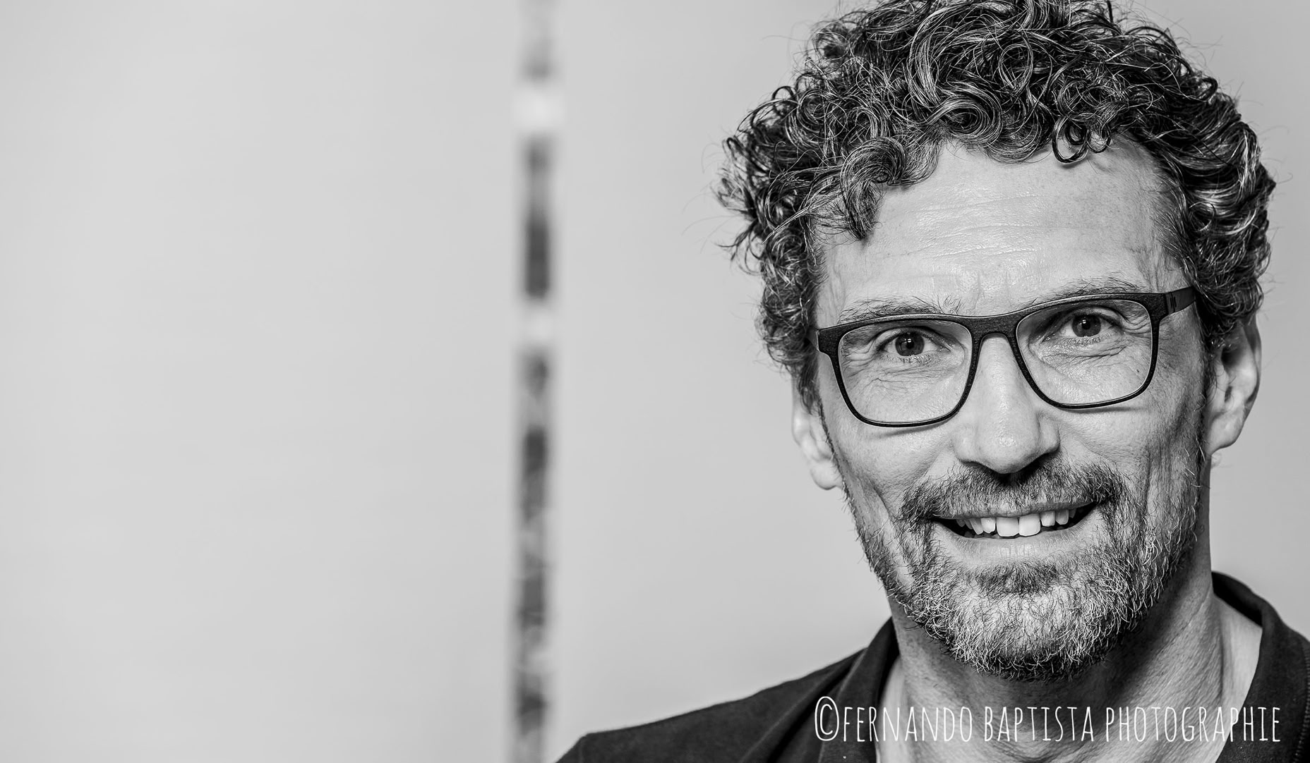 Schwarz-wei&szlig; Portrait eines Teinehmers des Travel Industry Clubs